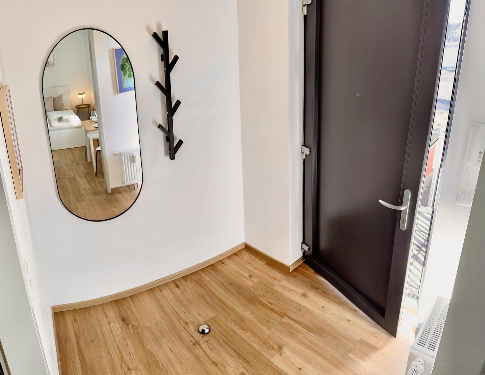 Stylisches Studio Mit Privatem Stellplatz Wenige Minuten Von Der Innenstadt & Mosel Koblenz  Eksteriør billede